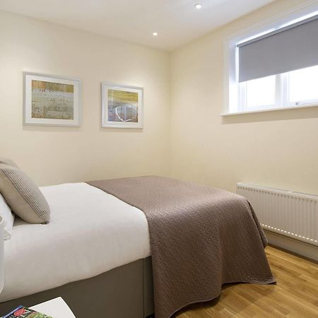 Hammersmith One London Bagian luar foto