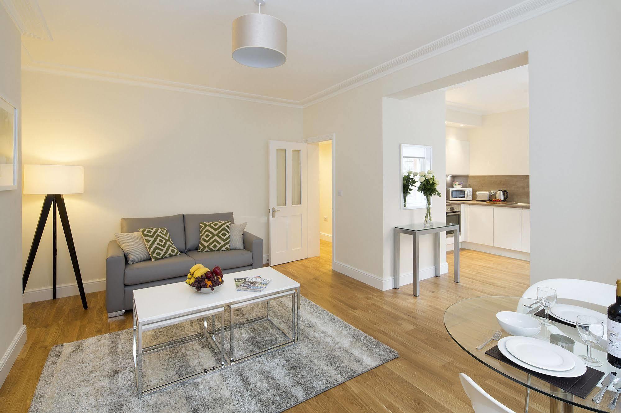 Hammersmith One London Bagian luar foto