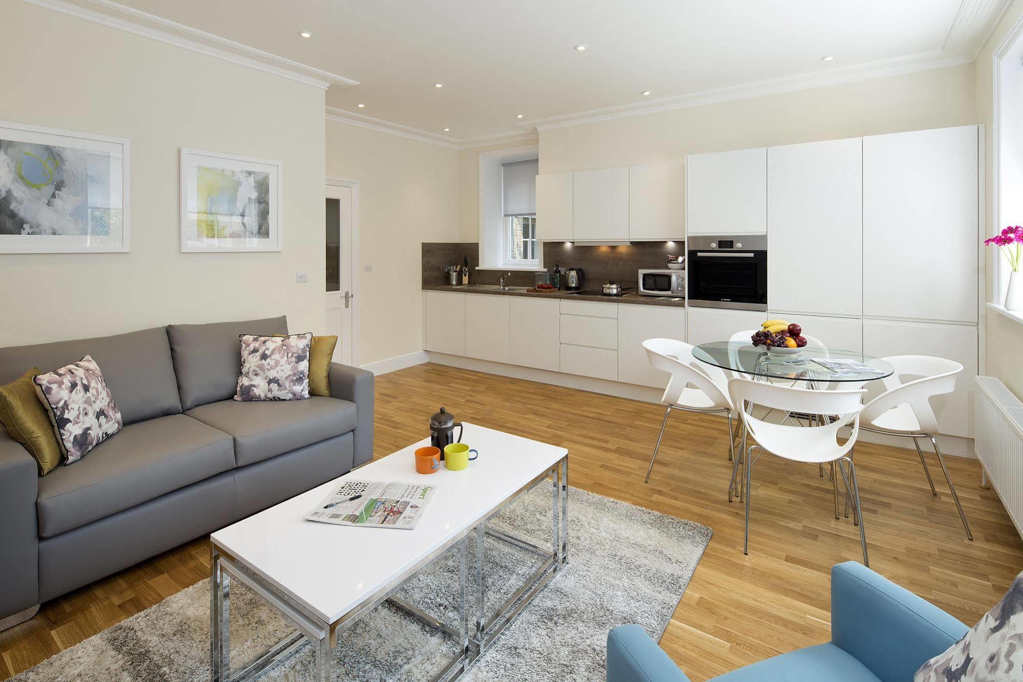 Hammersmith One London Bagian luar foto