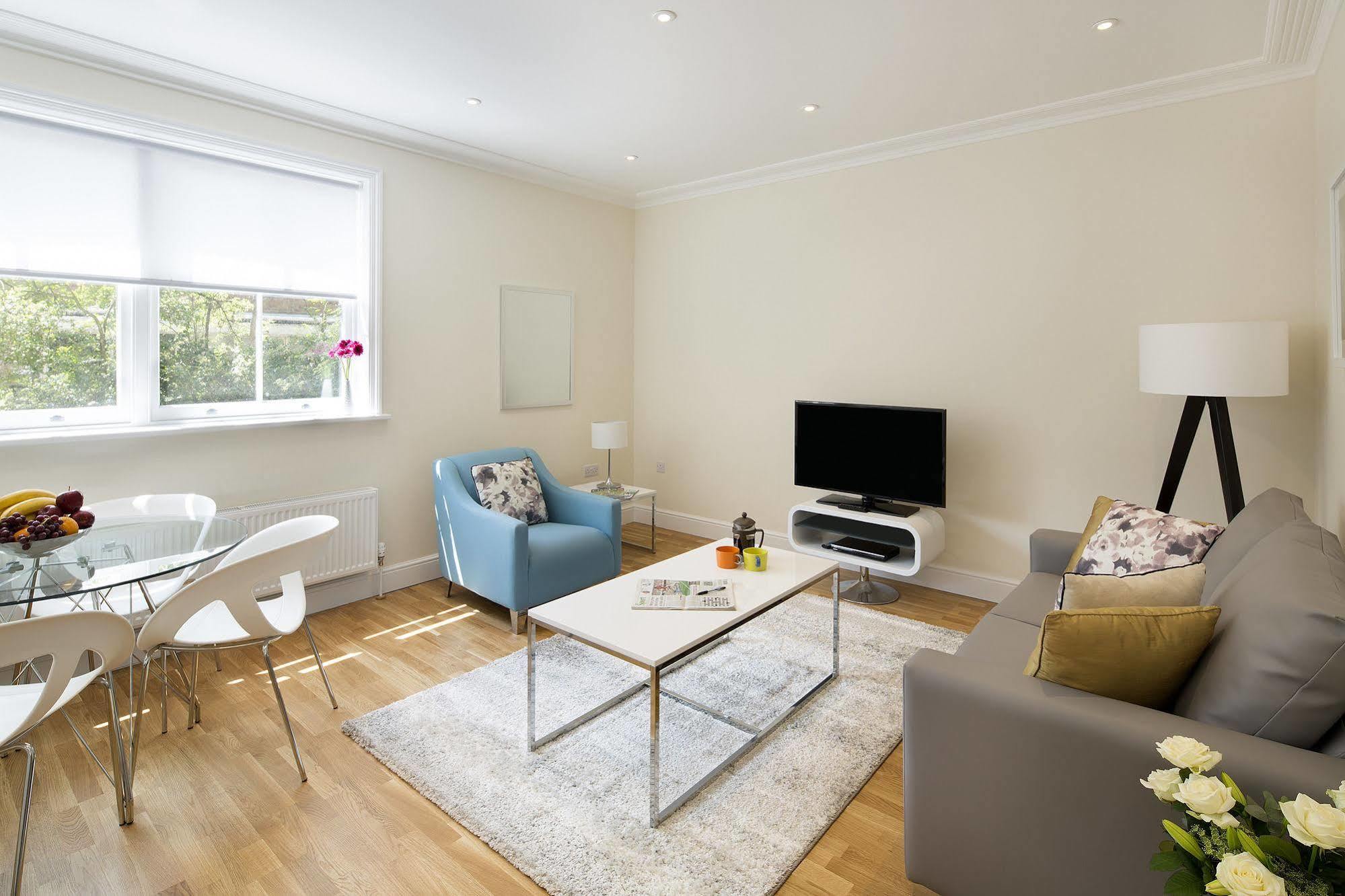 Hammersmith One London Bagian luar foto