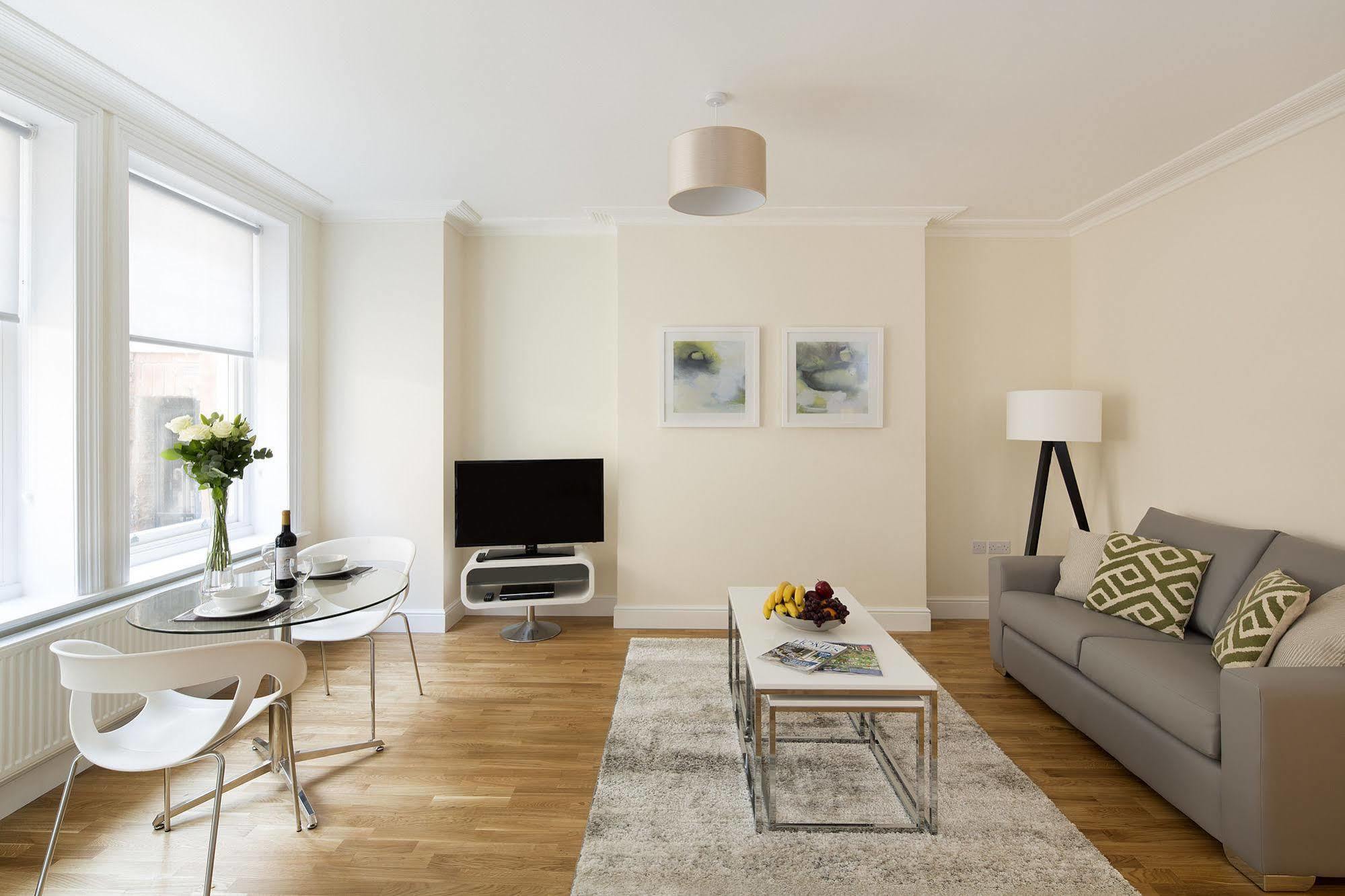 Hammersmith One London Bagian luar foto